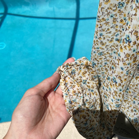 Floral Top - Picture 3 of 7